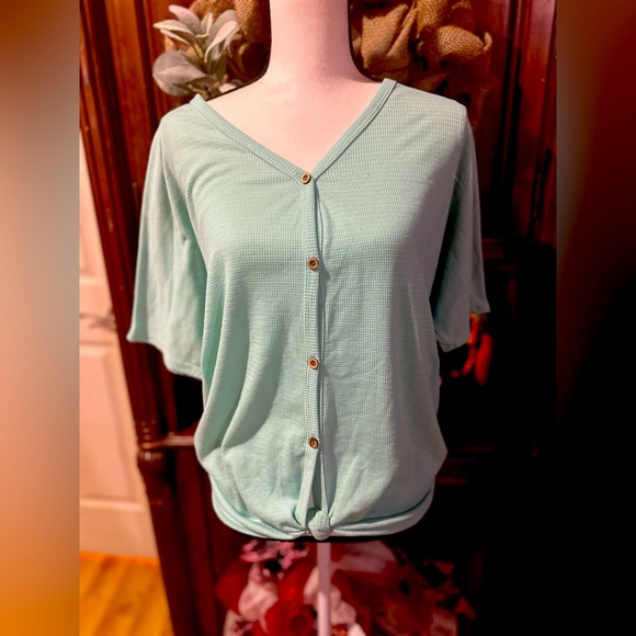 Mint Green Button-Down Women's Top - Picture 1 of 1